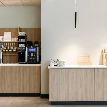 Готель Smart 4*